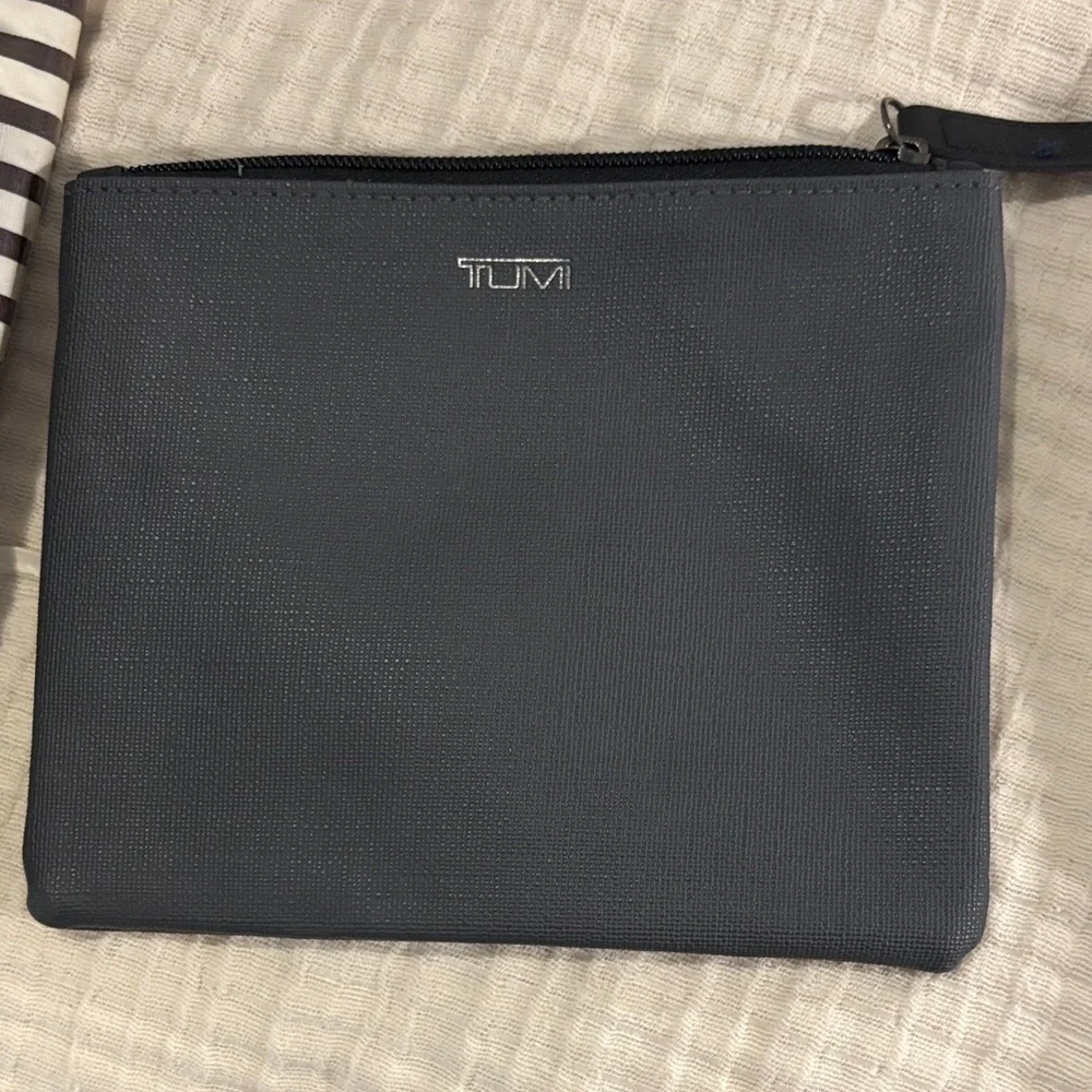 Tumi Small charcoal grey Textured Zip Toiletry Pouch